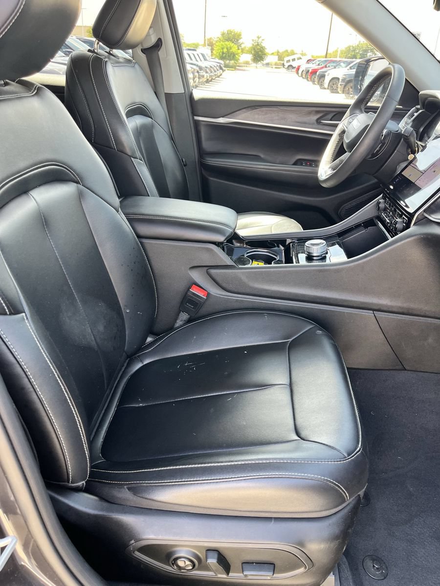Used 2023 Jeep Grand Cherokee L Limited RWD image 26