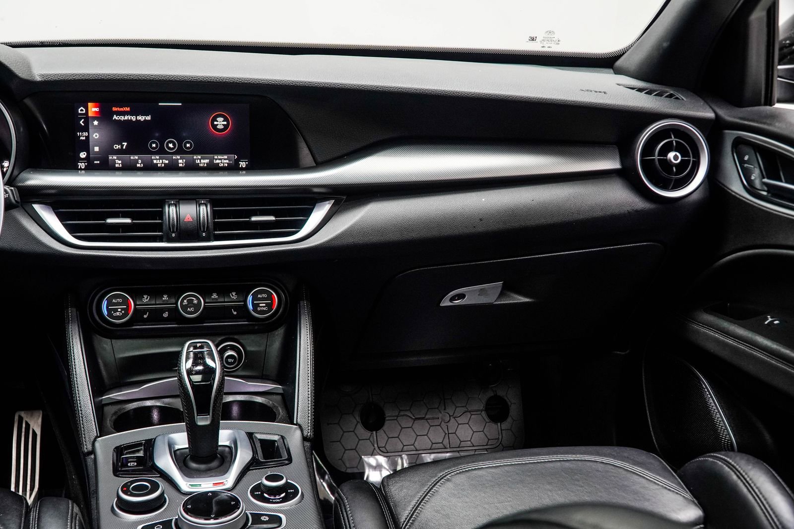 Used 2023 Alfa Romeo Stelvio Veloce image 18