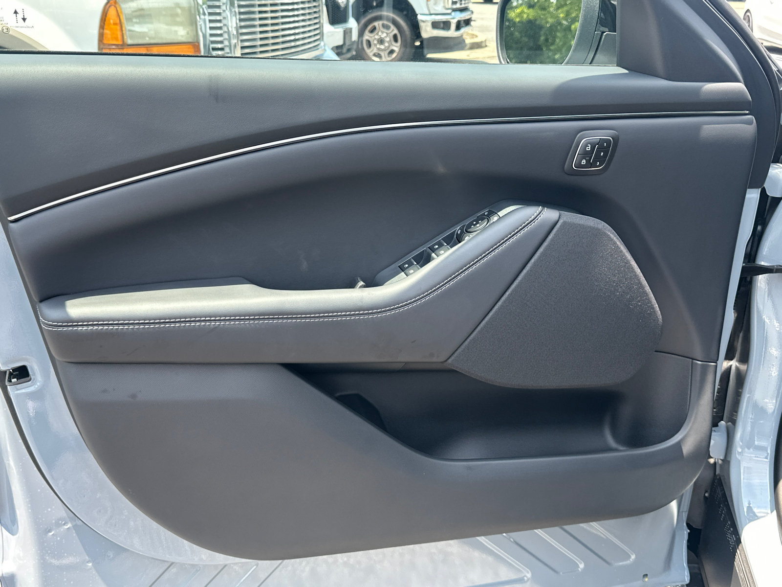 New 2026 Ford Mustang Mach-E Select w/ Comfort Package Lite RWD image 11