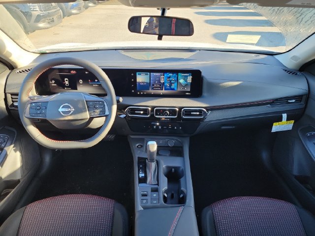 New 2027 Nissan Sentra SR w/ Floor Mat Package FWD image 9