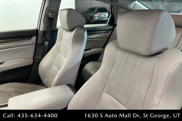 Used 2018 Honda Accord Touring image 16