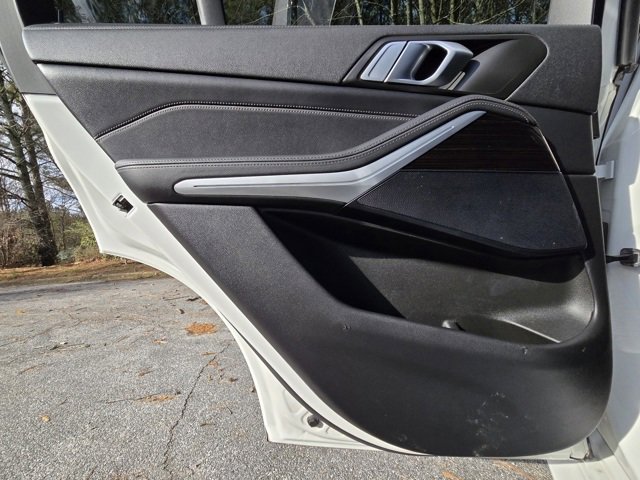 Used 2021 BMW X5 xDrive40i w/ M Sport Package image 13