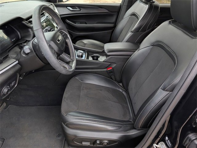 Used 2024 Jeep Grand Cherokee Altitude image 21