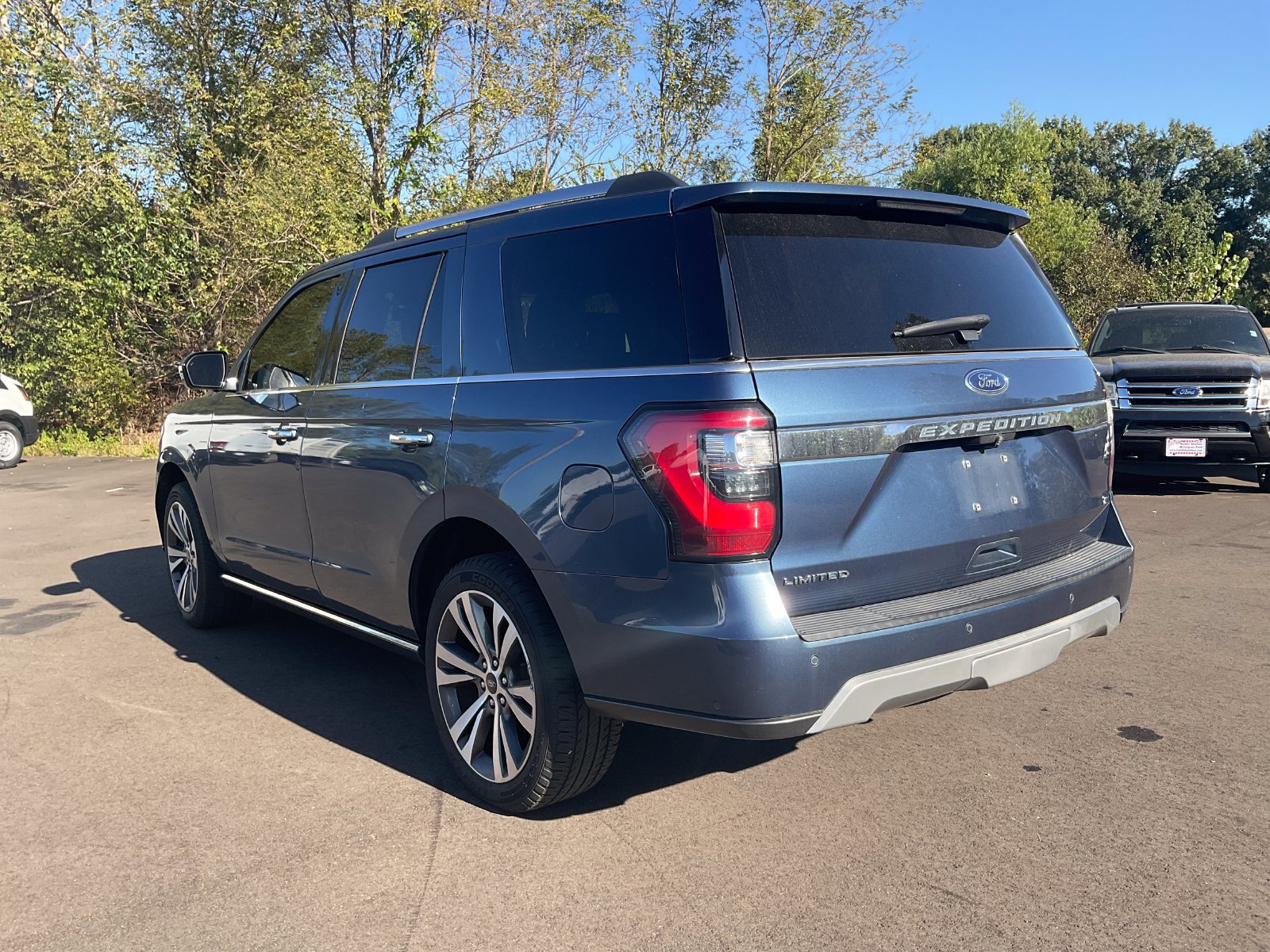 Used 2020 Ford Expedition Limited w/ Equipment Group 302A RWD image 3