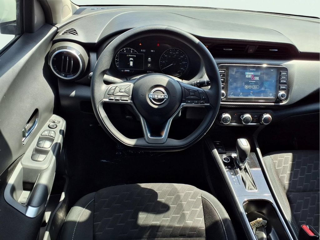 Used 2024 Nissan Kicks SV FWD image 7