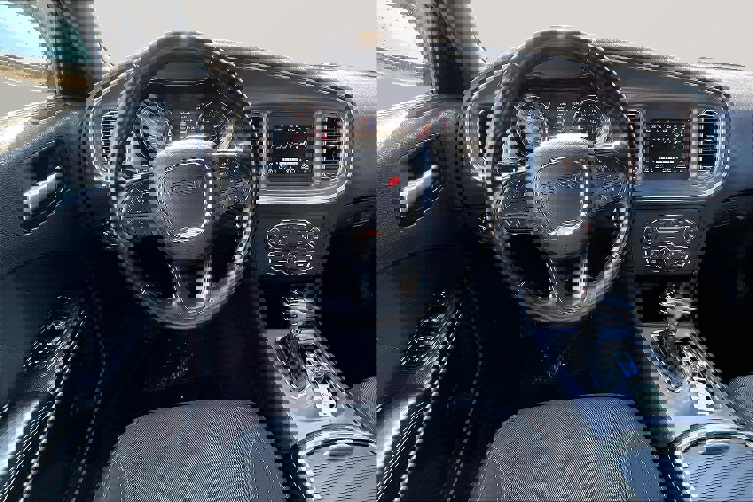 Used 2019 Dodge Charger SXT image 5