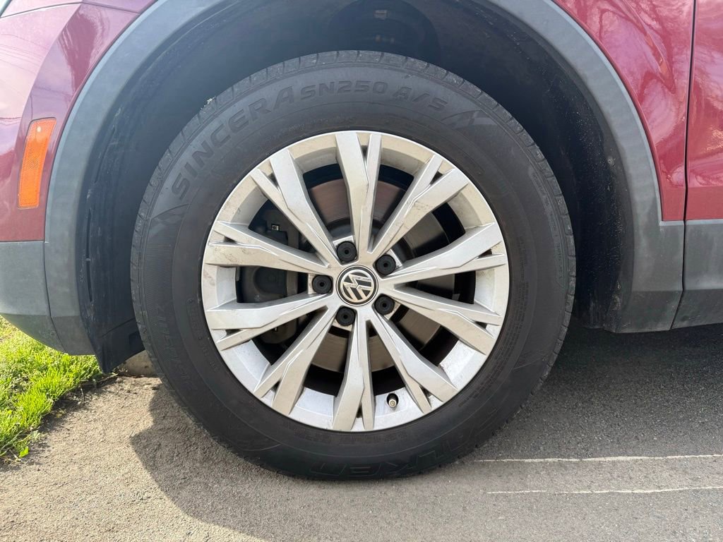 Used 2018 Volkswagen Tiguan SE image 12