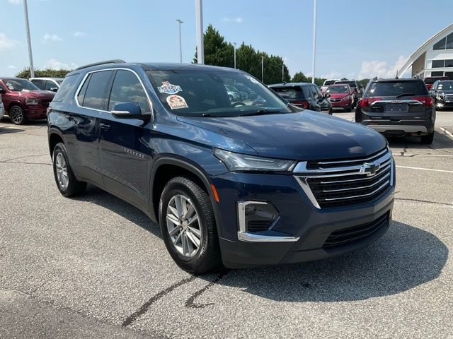Used 2023 Chevrolet Traverse LT FWD image 3