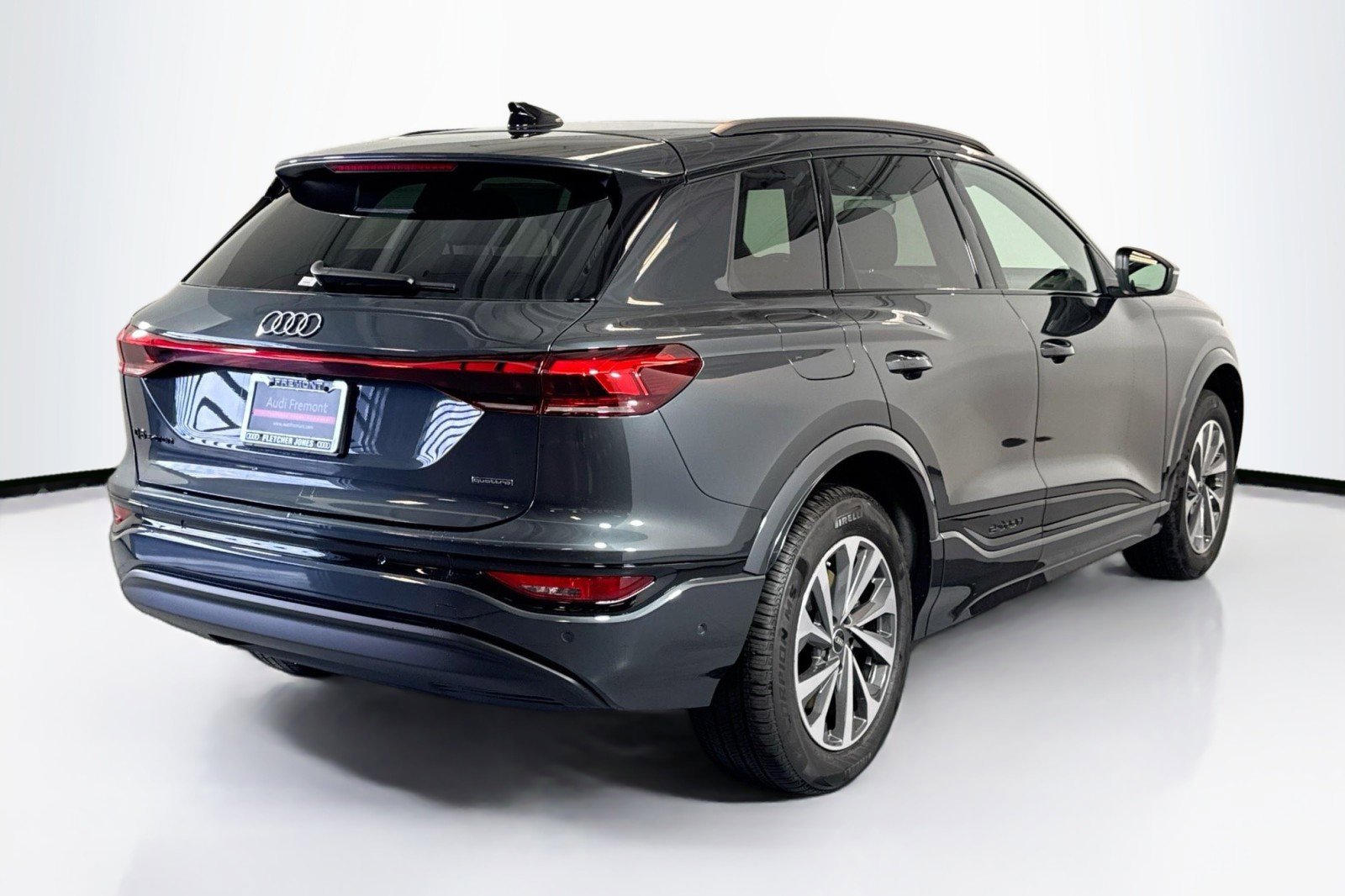 New 2027 Audi Q6 e-tron Premium image 5