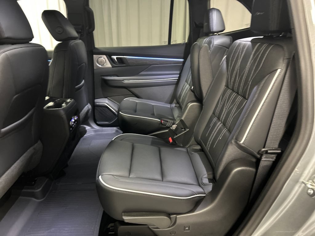 New 2027 Buick Enclave Avenir w/ LPO, Floor Liner Package FWD image 22
