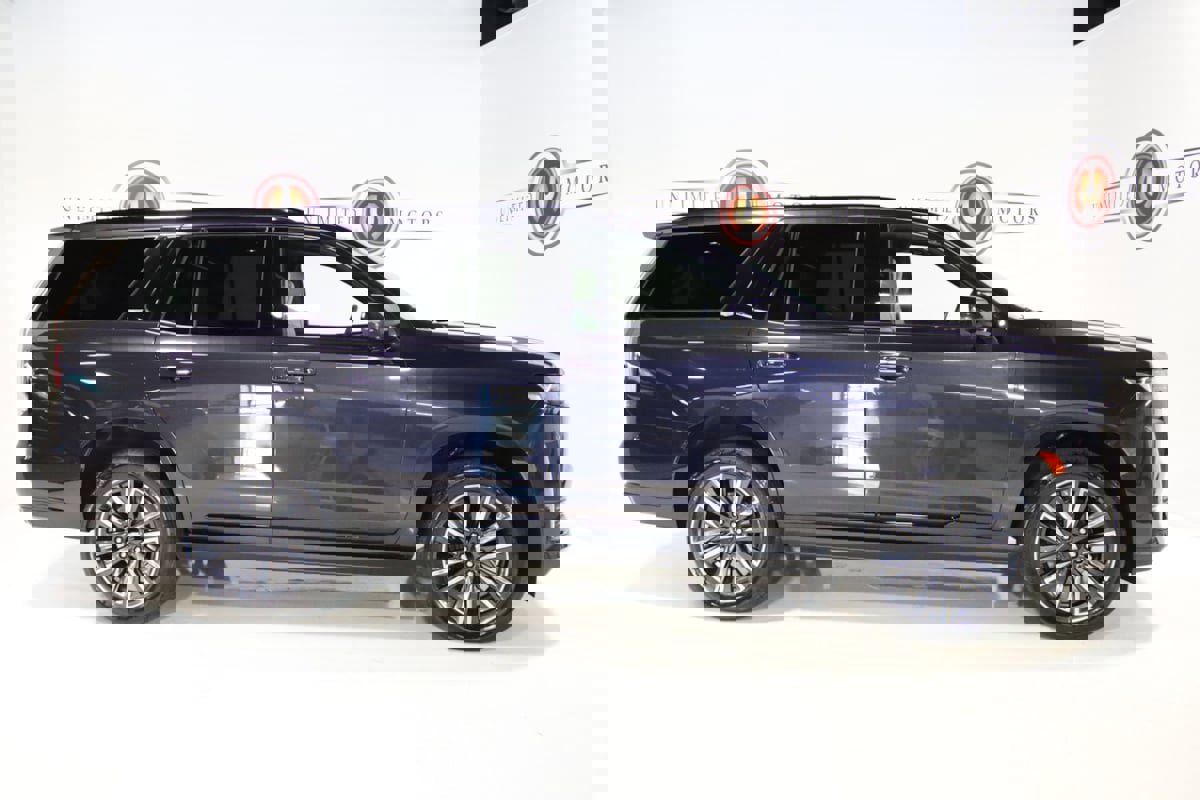 Used 2024 Cadillac Escalade Sport w/ Touring Package image 5