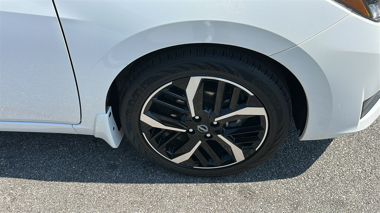 Certified 2025 Nissan Versa SR w/ Trunk Package FWD image 8