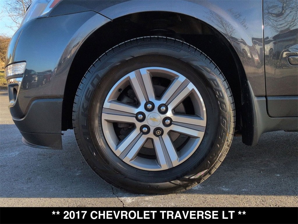 Used 2017 Chevrolet Traverse LT image 19