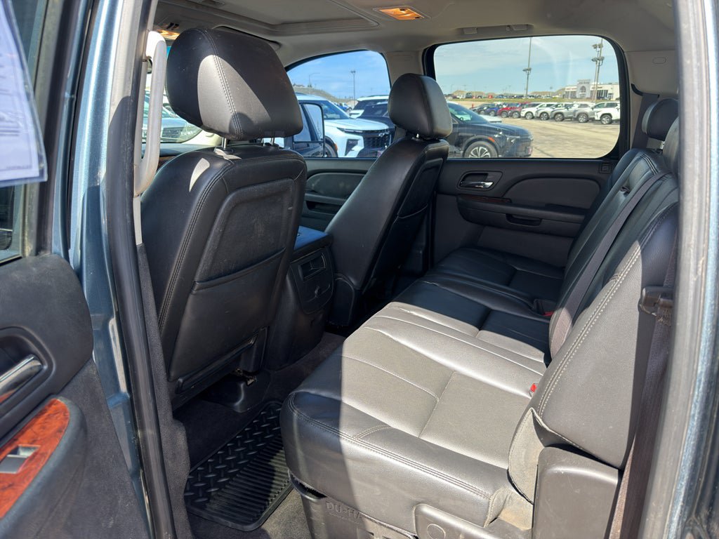 Certified 2014 GMC Sierra 3500 SLT w/ Suspension Package, Off-Road AWD/4WD image 15