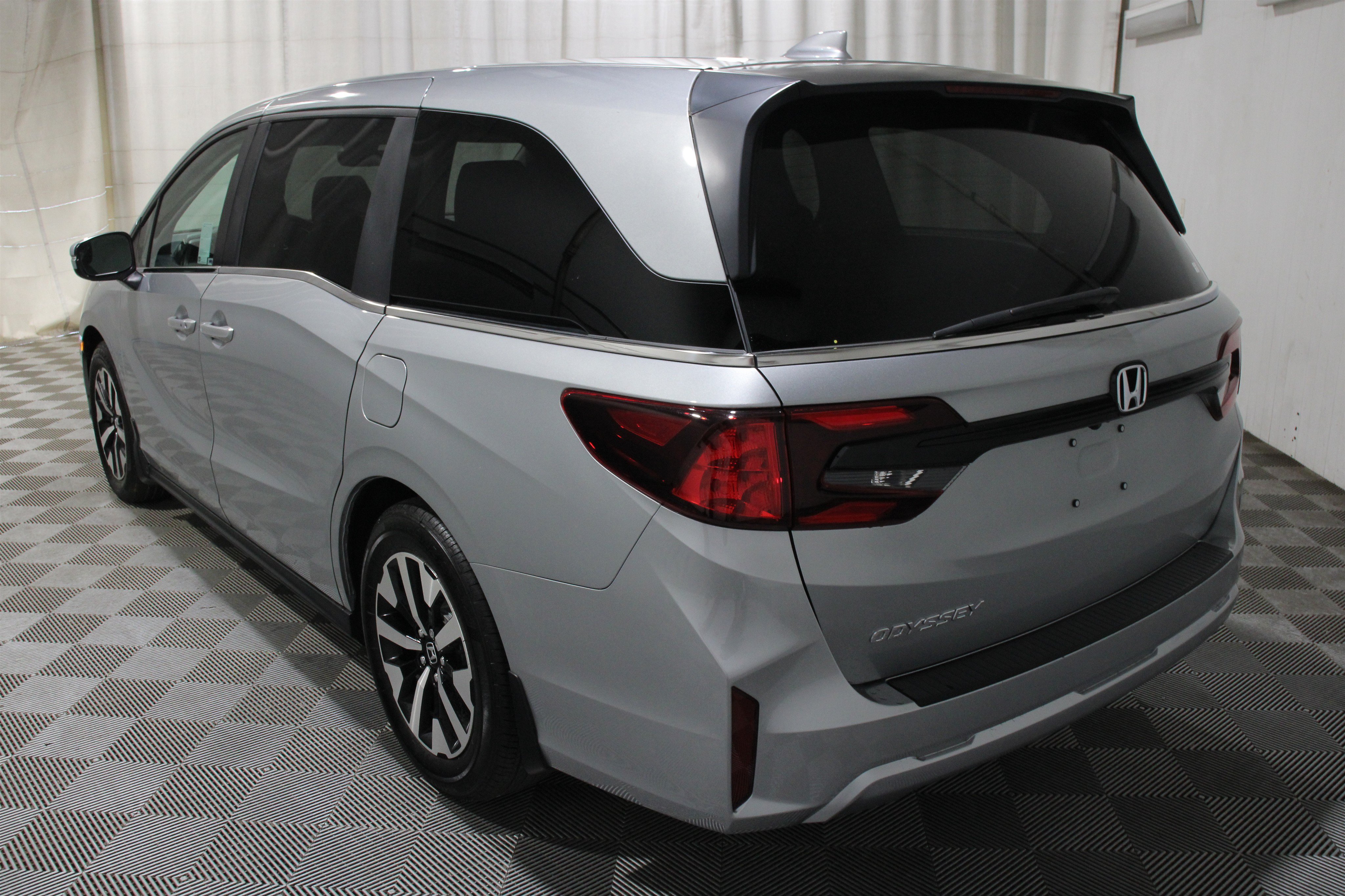 Used 2026 Honda Odyssey EX-L image 36