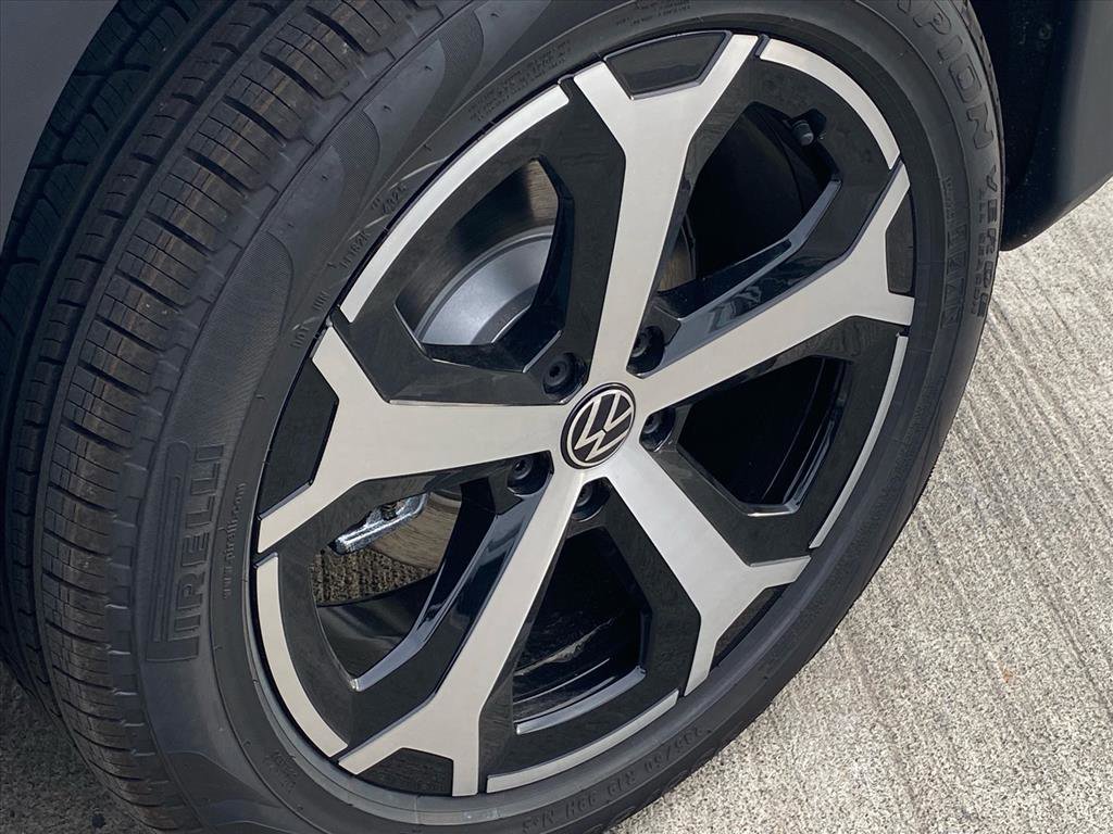 New 2026 Volkswagen Tiguan SE image 11