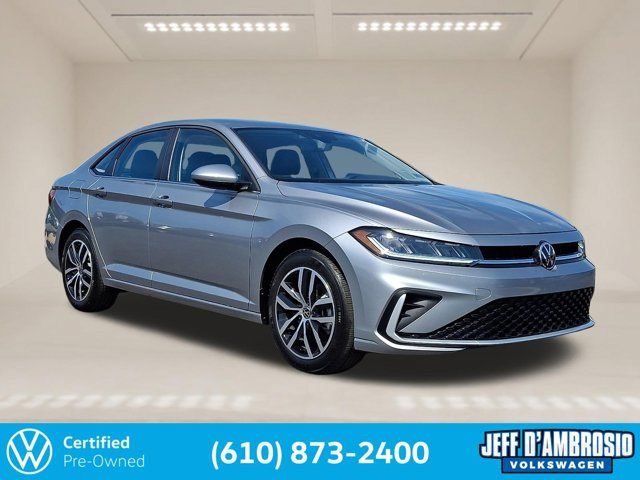 Certified 2025 Volkswagen Jetta SE FWD image 1