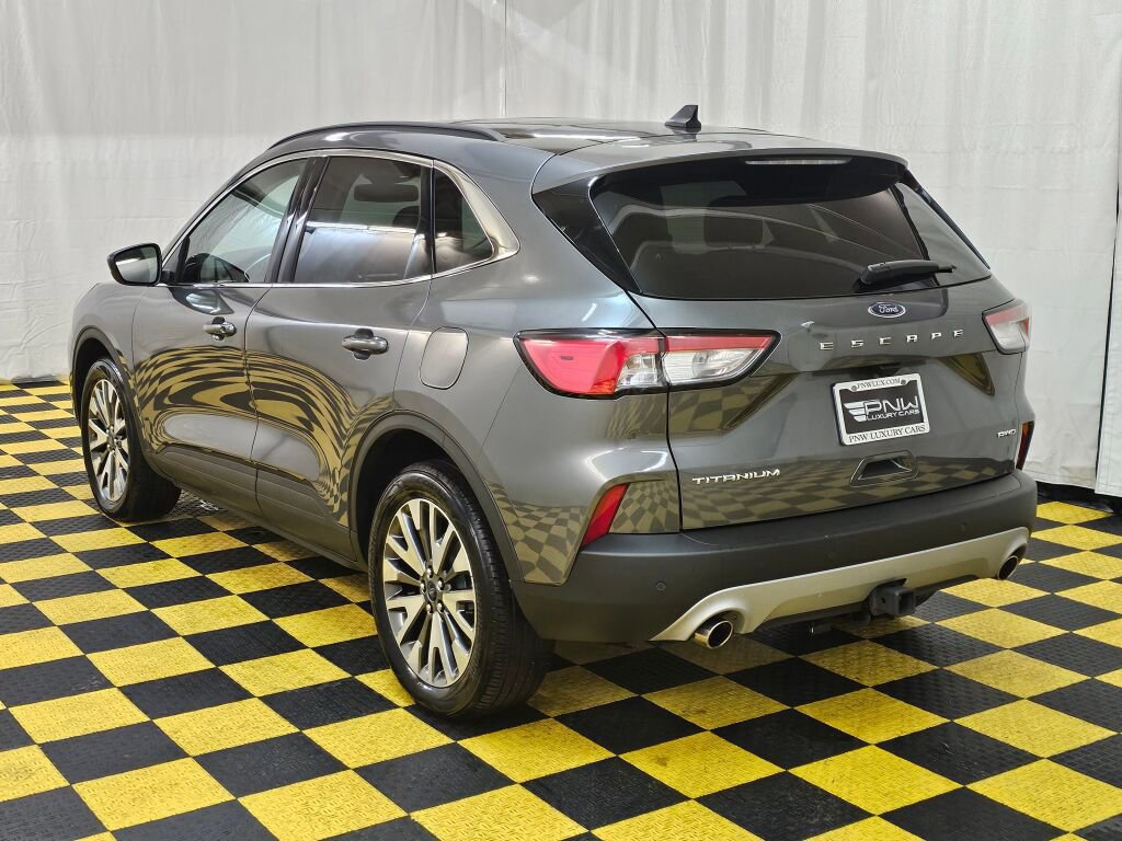 Used 2022 Ford Escape Titanium w/ Class II Trailer Tow Package image 5