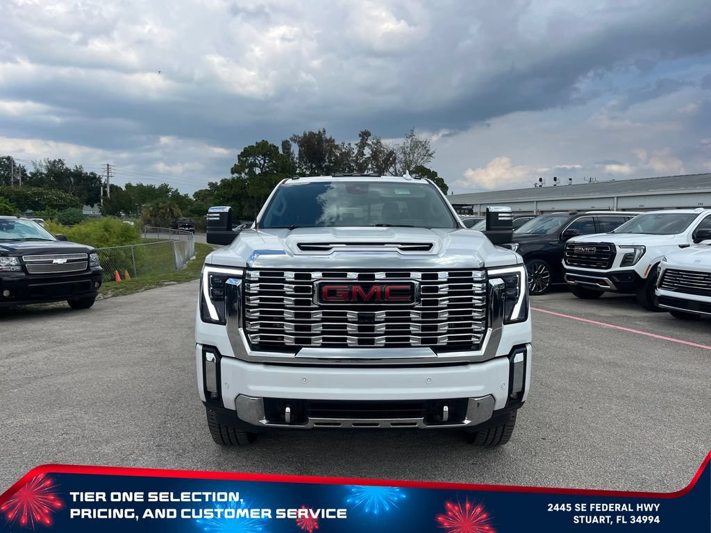 Used 2024 GMC Sierra 2500 Denali w/ Denali Reserve Package AWD/4WD image 3