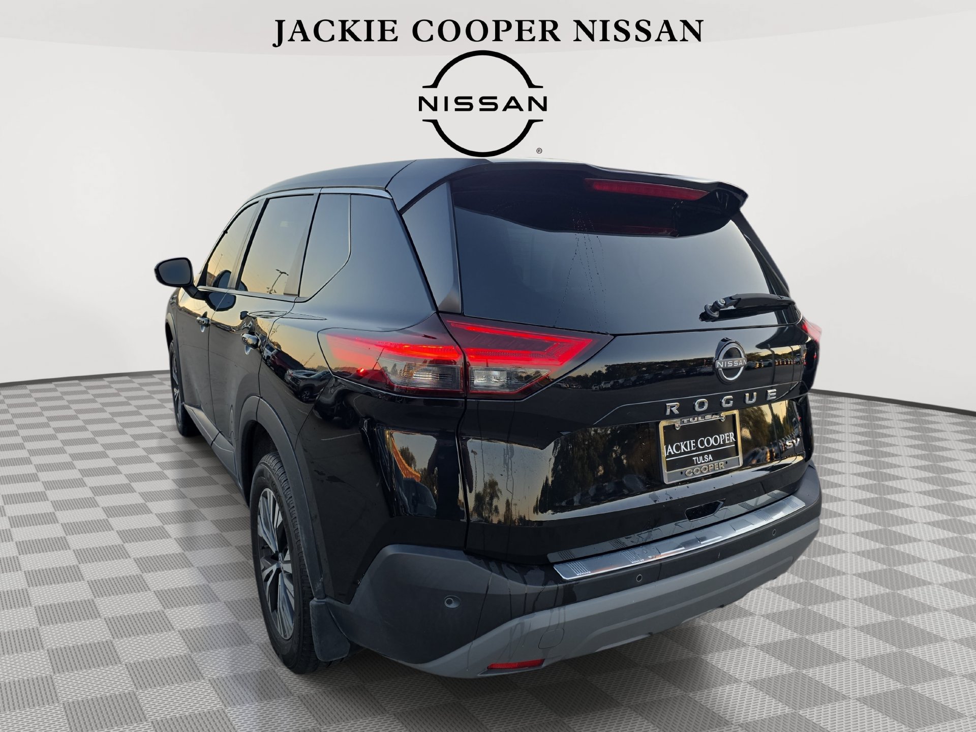 Used 2023 Nissan Rogue SV FWD image 7