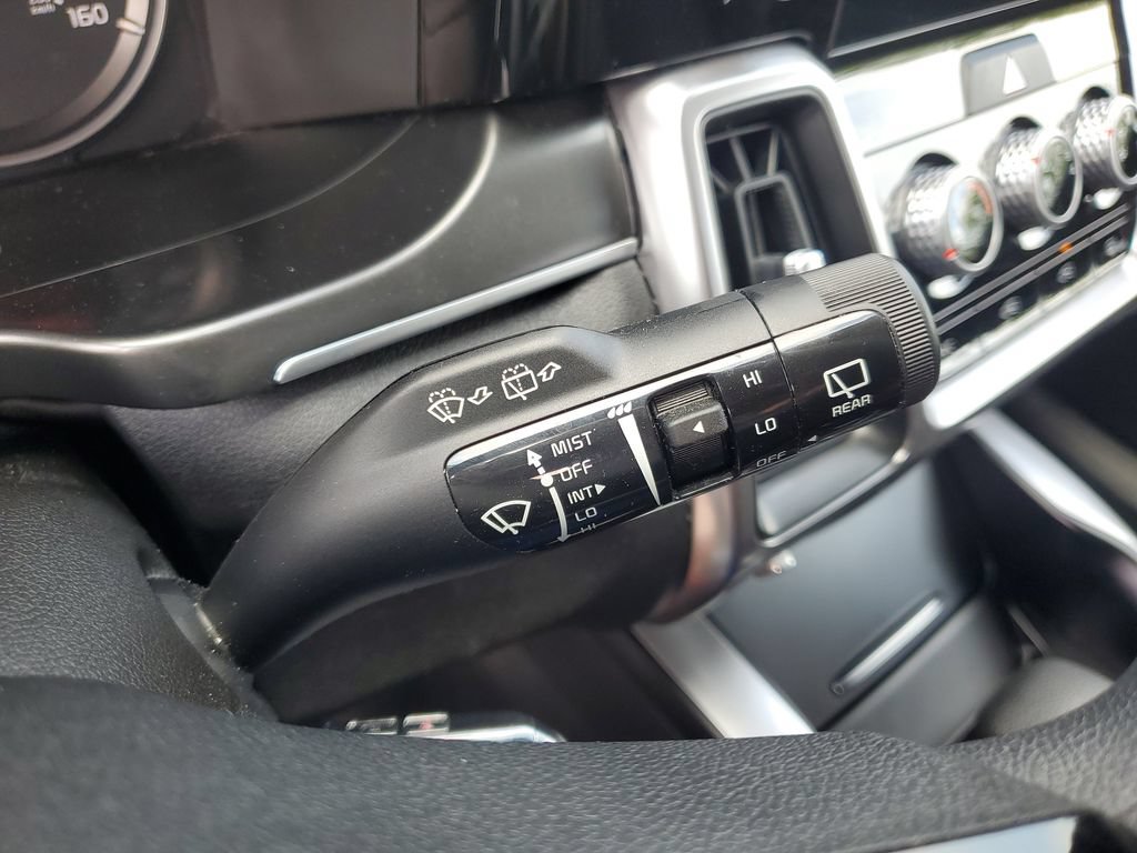 Certified 2023 Kia Sorento LX FWD image 16