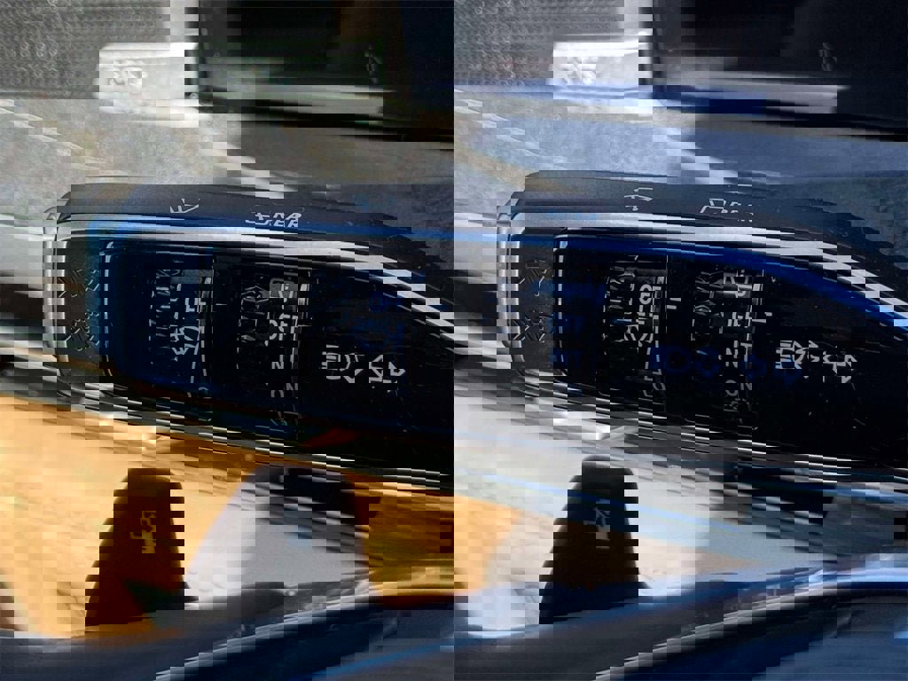 New 2025 Cadillac Escalade IQ Sport 2 w/ LPO, ONYX Package image 21