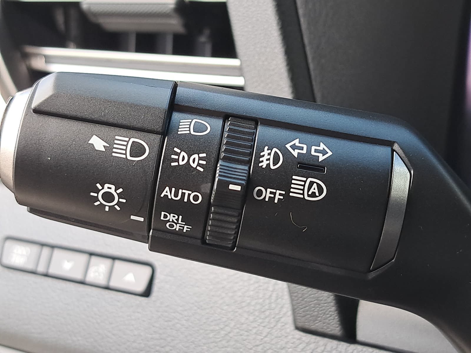 Used 2025 Lexus GX 550 w/ Accessory Package (32) AWD/4WD image 29
