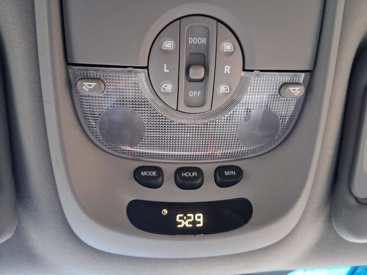 Used 2005 Kia Sedona EX image 14