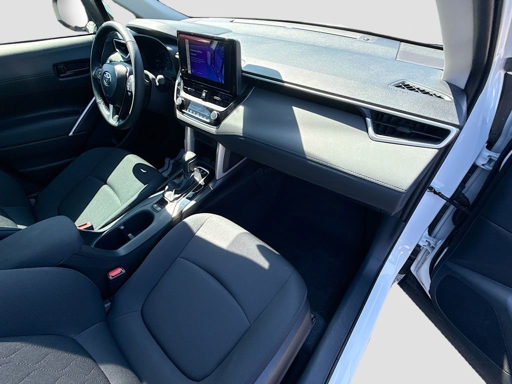 Used 2024 Toyota Corolla Cross LE w/ Moonroof Package FWD image 33
