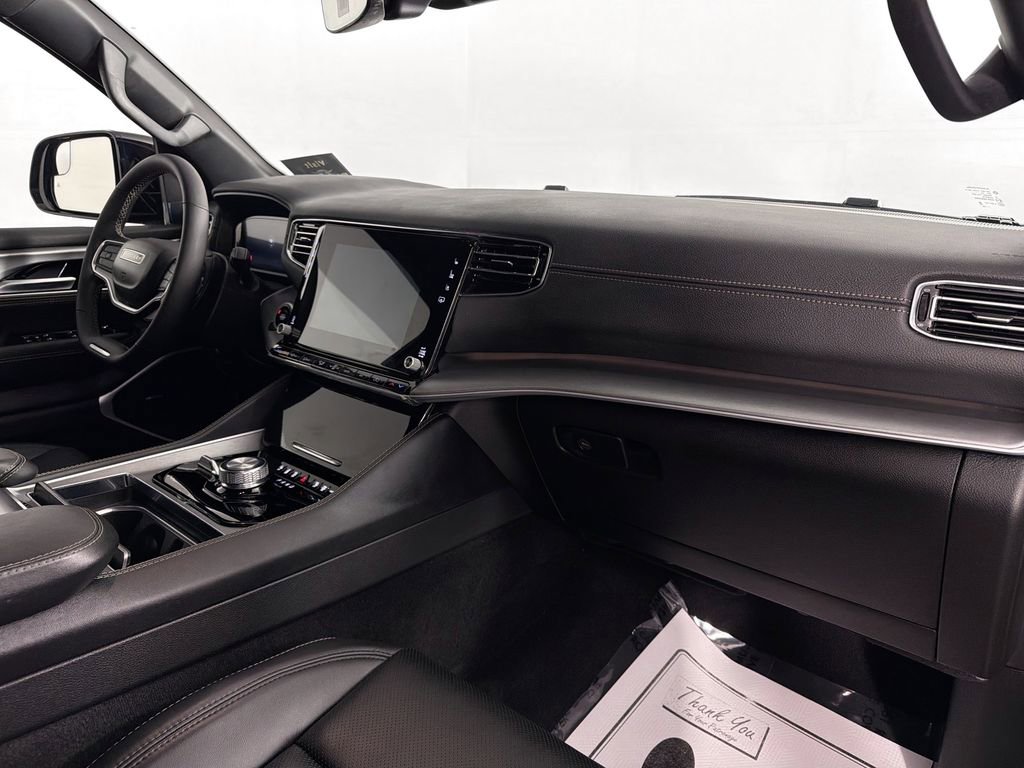 Used 2025 Jeep Wagoneer 4WD image 34