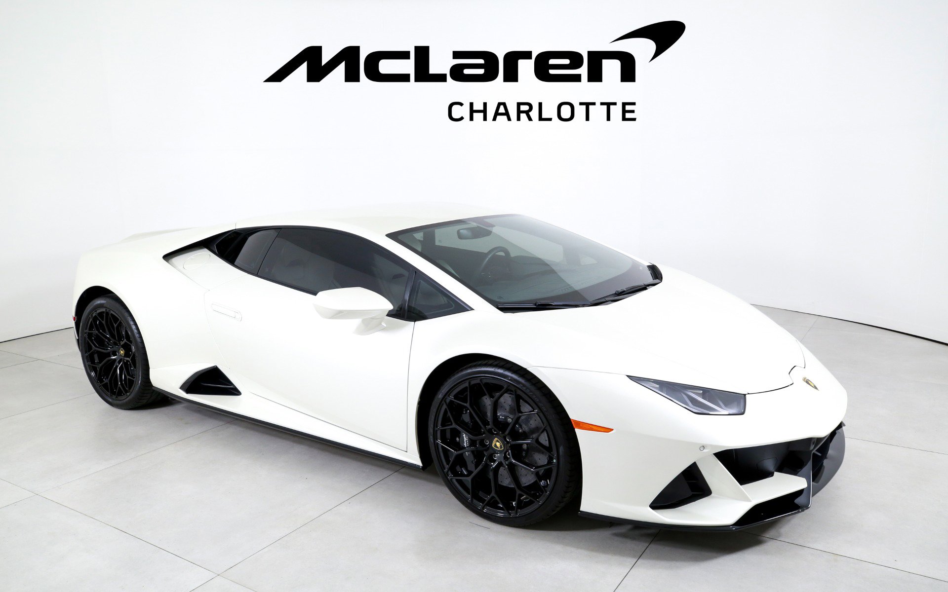 Used 2022 Lamborghini Huracan EVO image 2