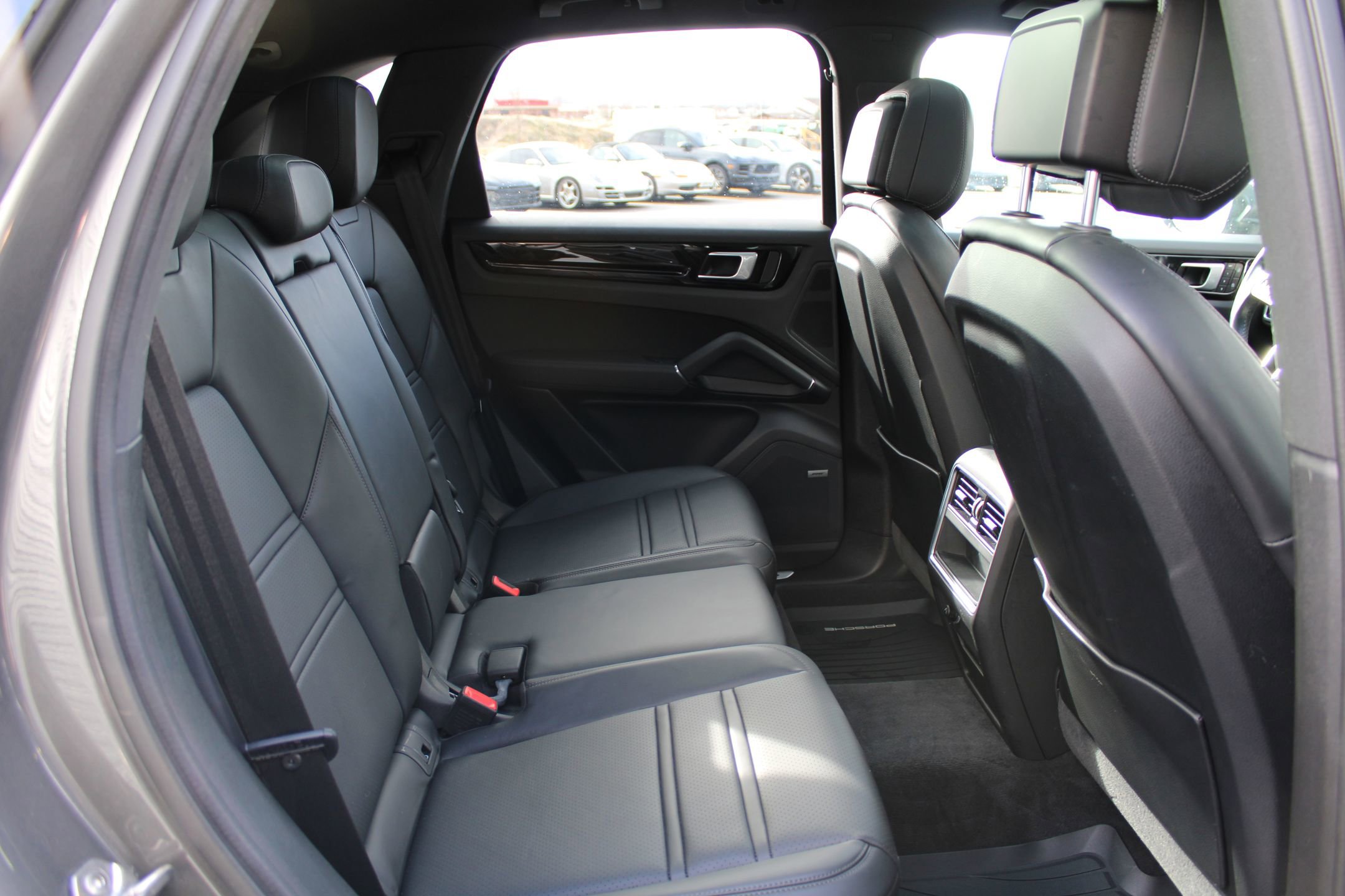 Certified 2022 Porsche Cayenne image 25