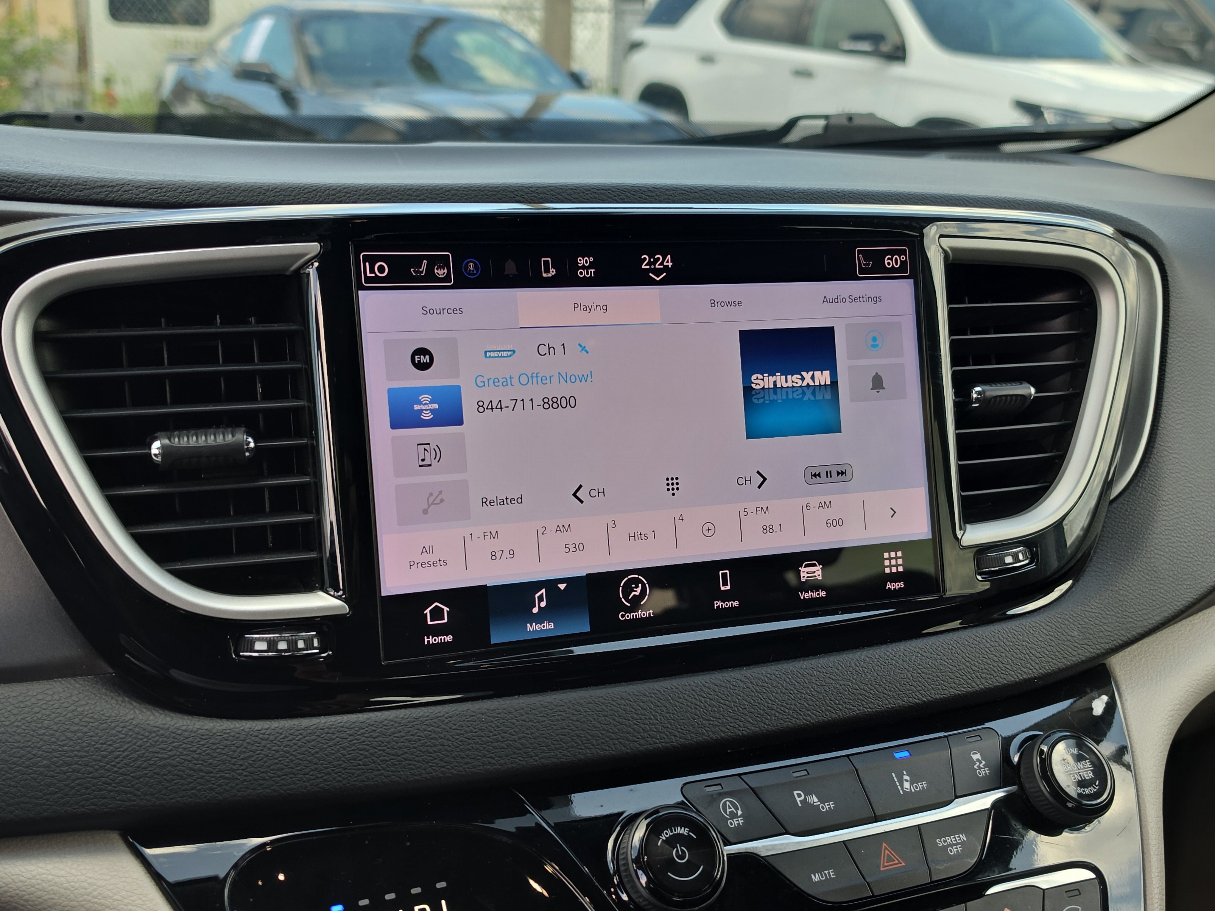 Used 2023 Chrysler Pacifica Touring-L FWD image 24