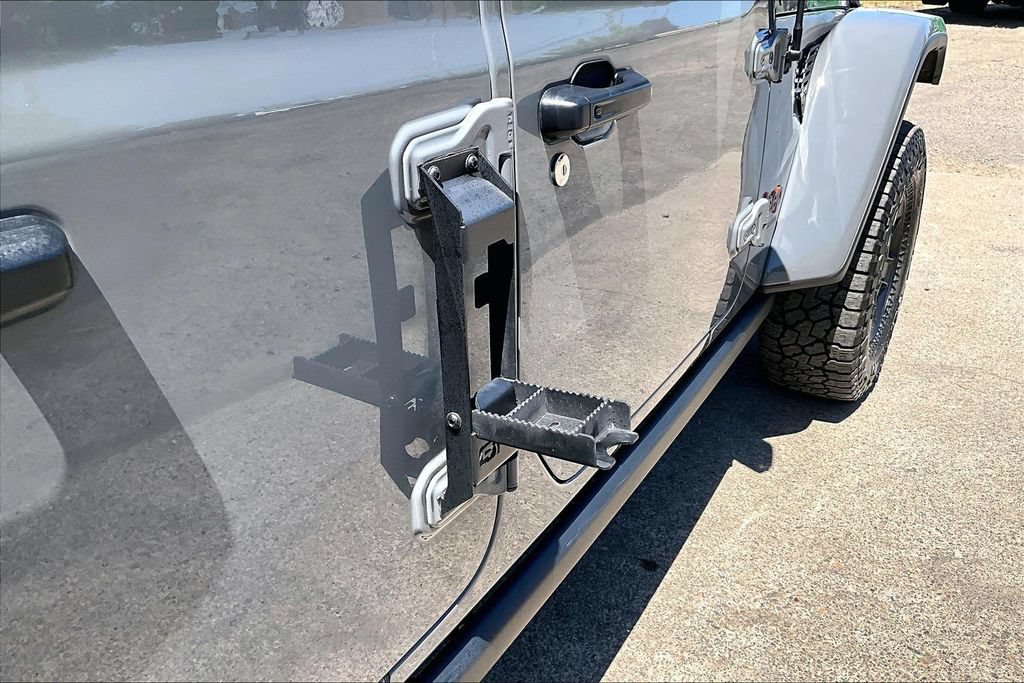 Used 2023 Jeep Gladiator Mojave w/ LED Lighting Group AWD/4WD image 36