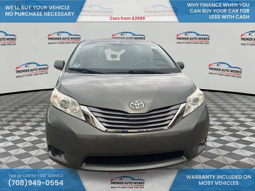 Used 2011 Toyota Sienna XLE w/ XLE Navigation Pkg FWD image 2