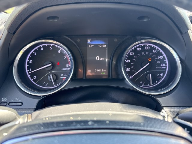 Used 2019 Toyota Camry SE w/ Convenience Package FWD image 22