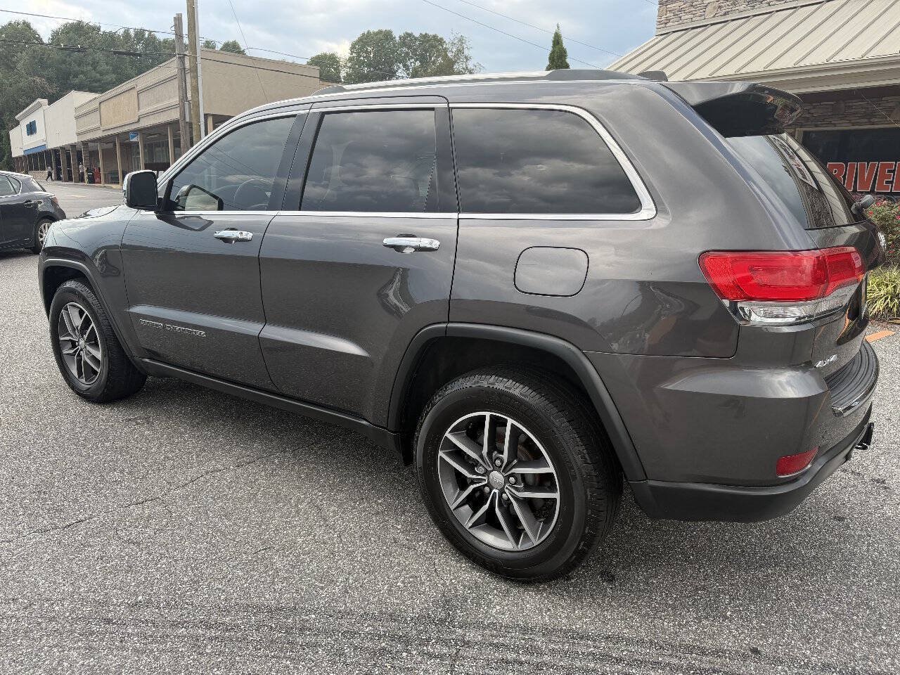 Used 2018 Jeep Grand Cherokee Limited w/ Trailer Tow Group IV AWD/4WD image 8