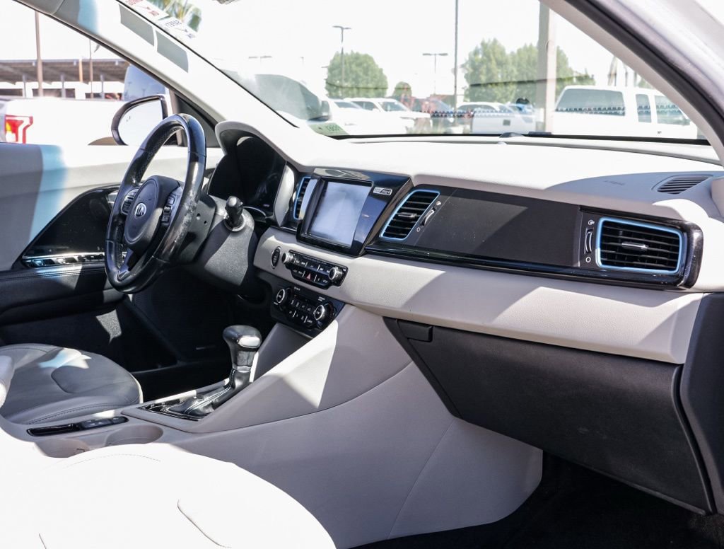 Used 2018 Kia Niro EX Premium FWD image 19