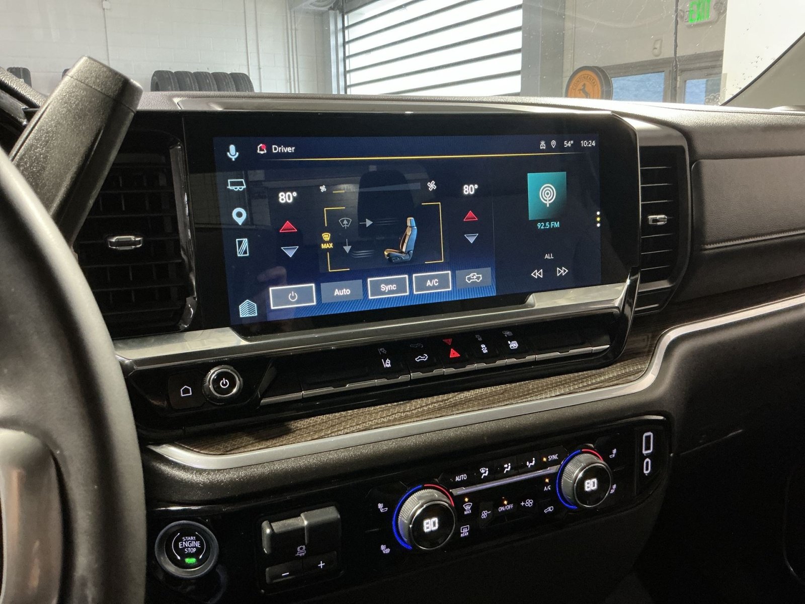 Used 2025 Chevrolet Silverado 2500 LT w/ Convenience Package AWD/4WD image 22