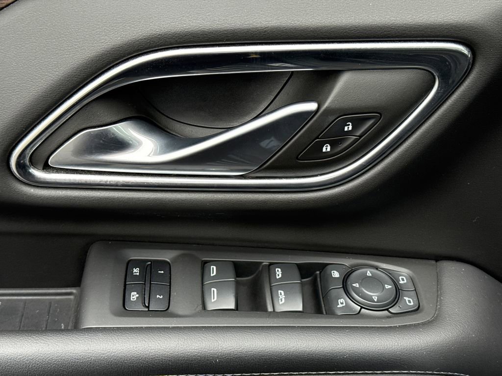 Used 2022 Chevrolet Suburban LT w/ LT Signature Plus Package image 17