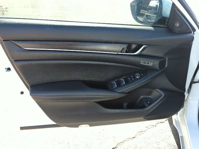 Used 2022 Honda Accord Touring image 17