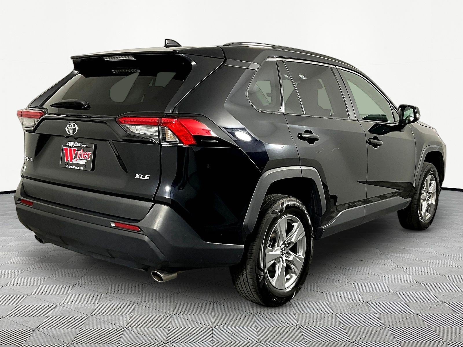 Used 2024 Toyota RAV4 XLE FWD image 6