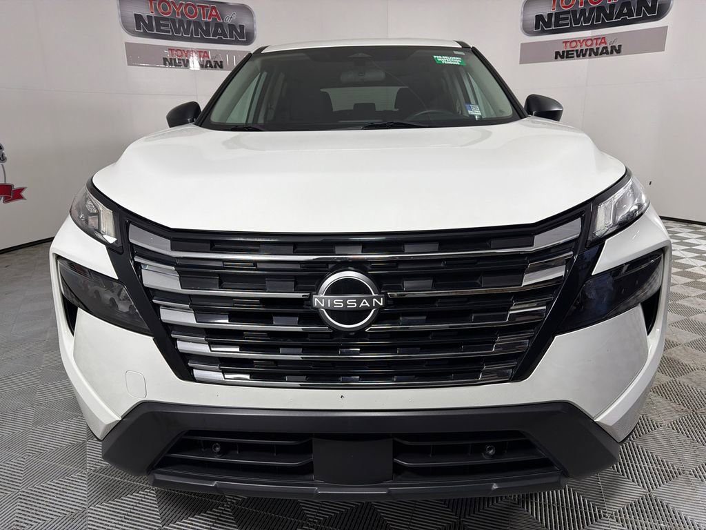 Used 2024 Nissan Rogue S image 8