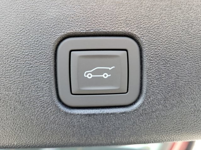 New 2027 Cadillac Optiq Premium Luxury w/ LPO, Floor Liner Package AWD/4WD image 29