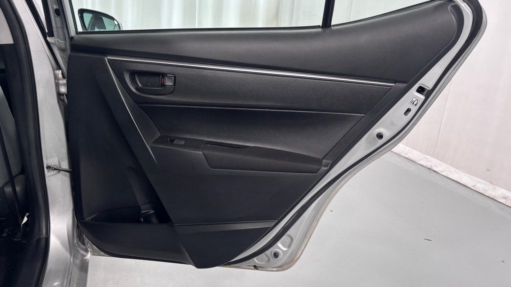Used 2015 Toyota Corolla L FWD image 26