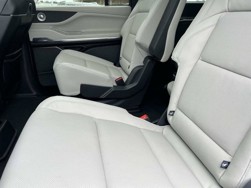 New 2026 Lincoln Navigator L Reserve AWD/4WD image 15