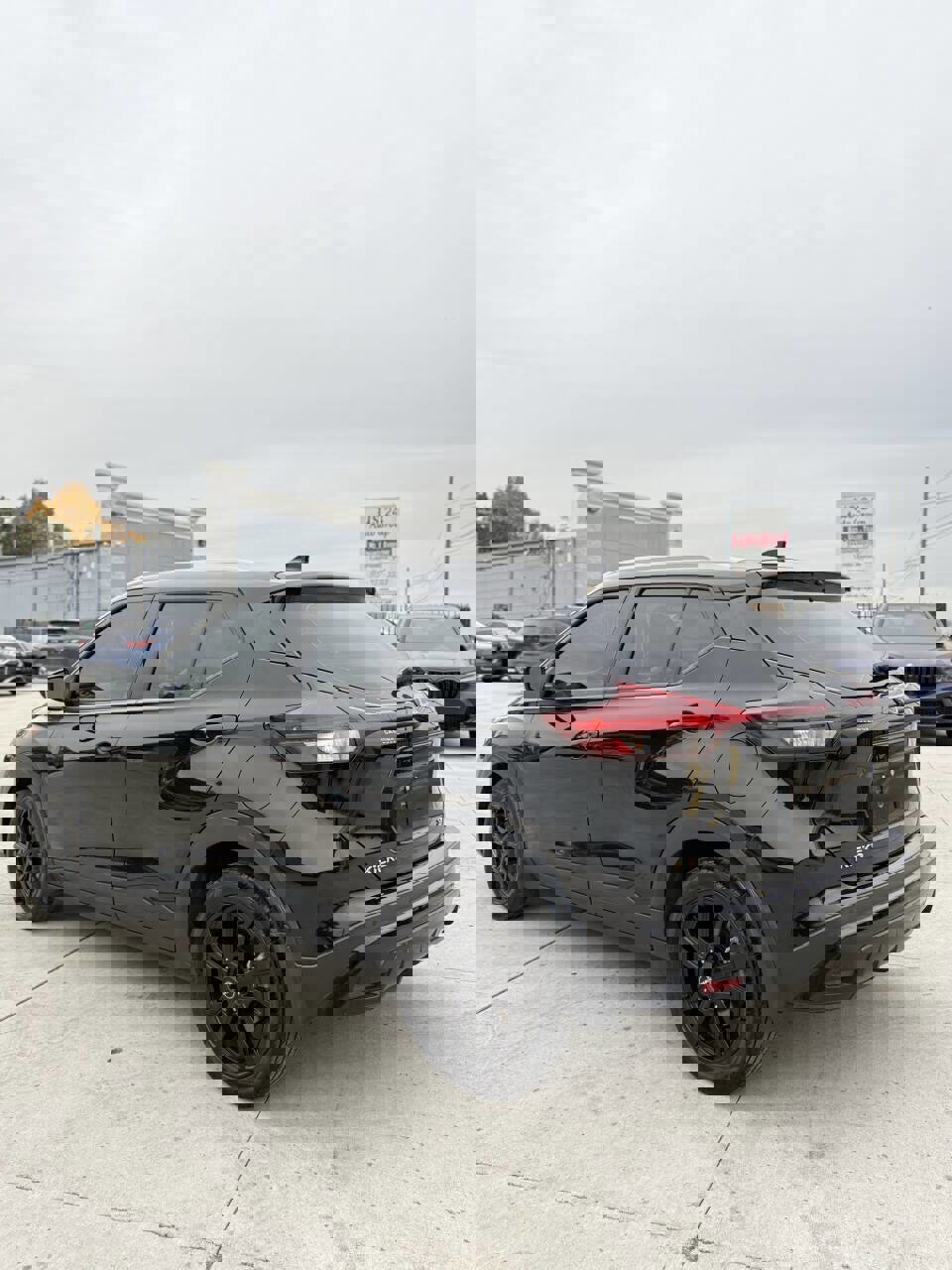 Used 2022 Nissan Kicks SV FWD image 4