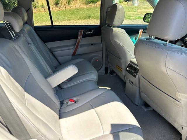 Used 2010 Toyota Highlander Limited AWD/4WD image 21