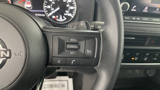 Used 2023 Nissan Rogue S image 32