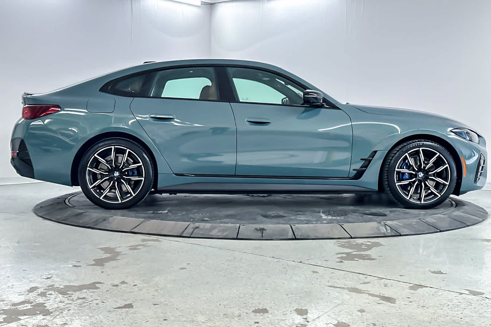 Used 2025 BMW i4 eDrive40 w/ M Sport Package RWD image 8